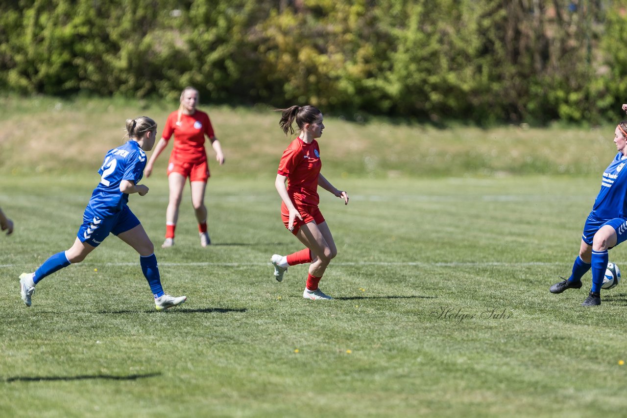 Bild 244 - F TSV Zarpen - Holstein Kiel II : Ergebnis: 2:6